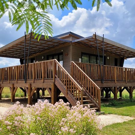 Les Chalets Du Moulin De Valade Condat-sur-Trincou Exterior photo